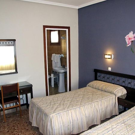 Hostal El Botero Monreal del Campo Εξωτερικό φωτογραφία