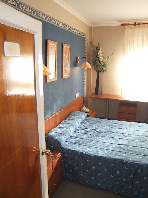 Hostal El Botero Monreal del Campo Δωμάτιο φωτογραφία